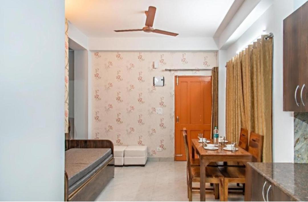 Mountain Mist Inn I Serviced Apt I Open Air Lawn & Rooftop I Bonfire I By Exotic Stays Kasauli Bagian luar foto